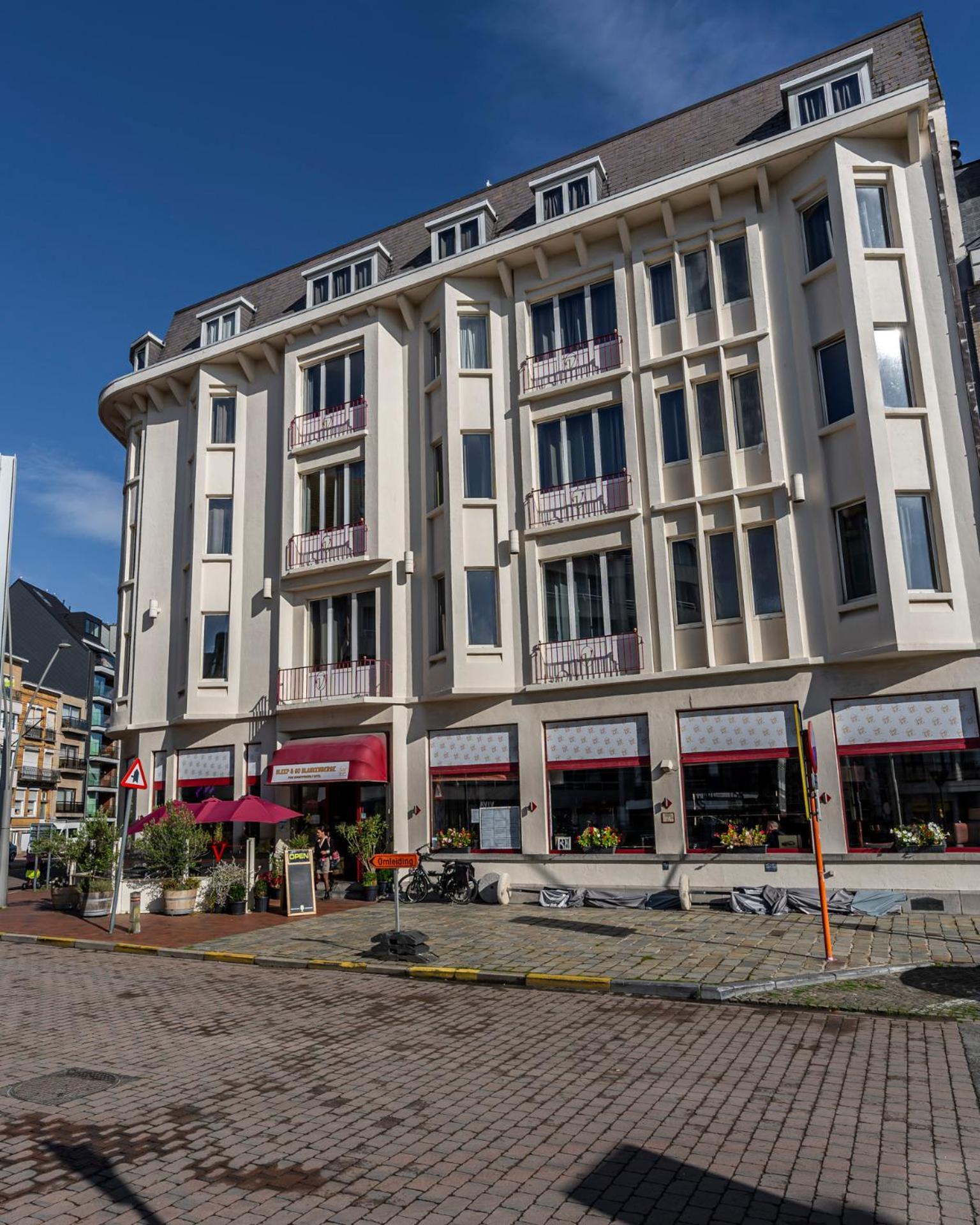 Sleep & Go Hotel
